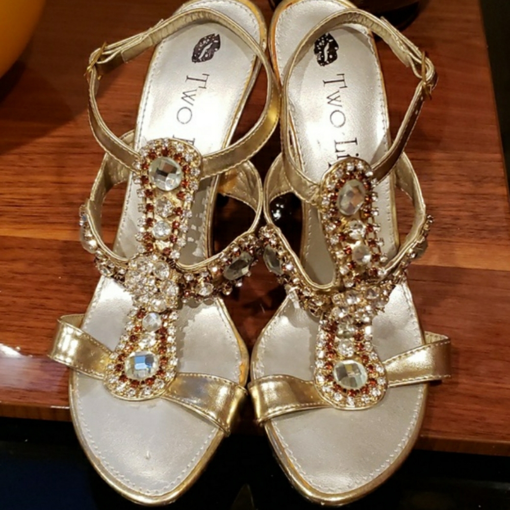 Two Lips Leather Rhinstones Heel Sandals Size 6.5 New